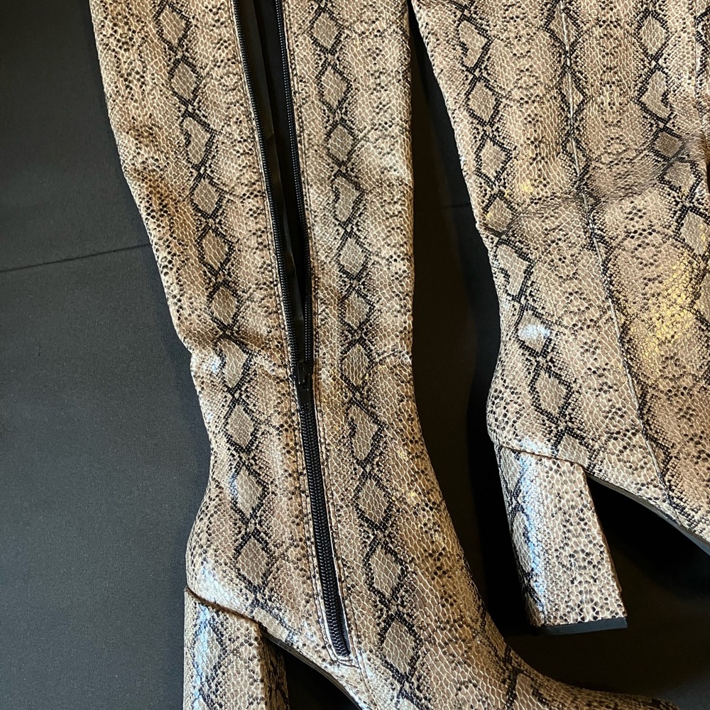 Snakeskin Pattern Knee-High Boots - Picture 2 of 4